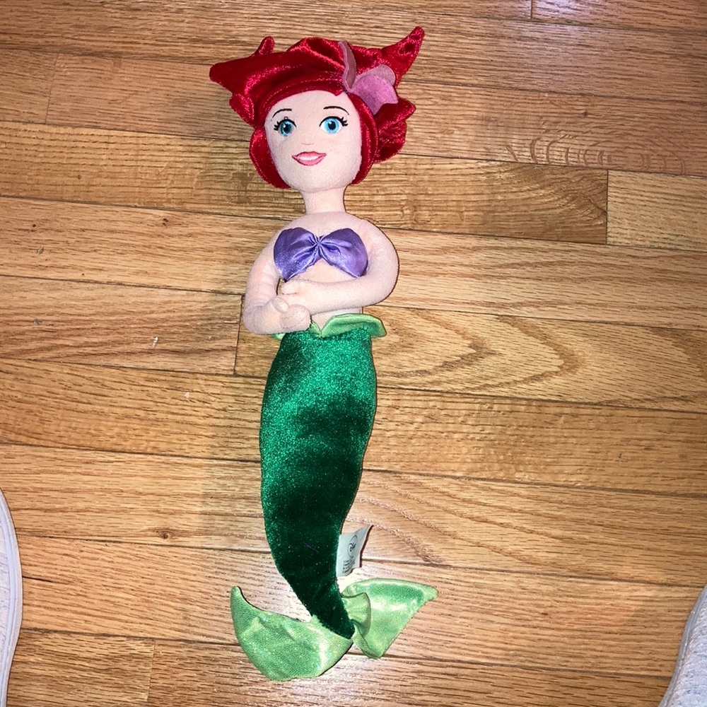 Disney  Arial Mermaid all cloth  In great cond